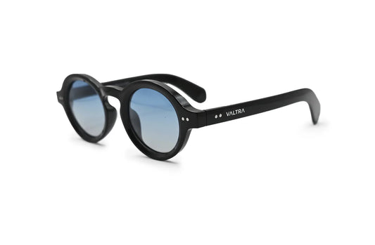 Valtra Aura sunglasses con protección UV, diseño contemporáneo y acabado premium, ideales para un estilo distinguido y cómodo todo el día.